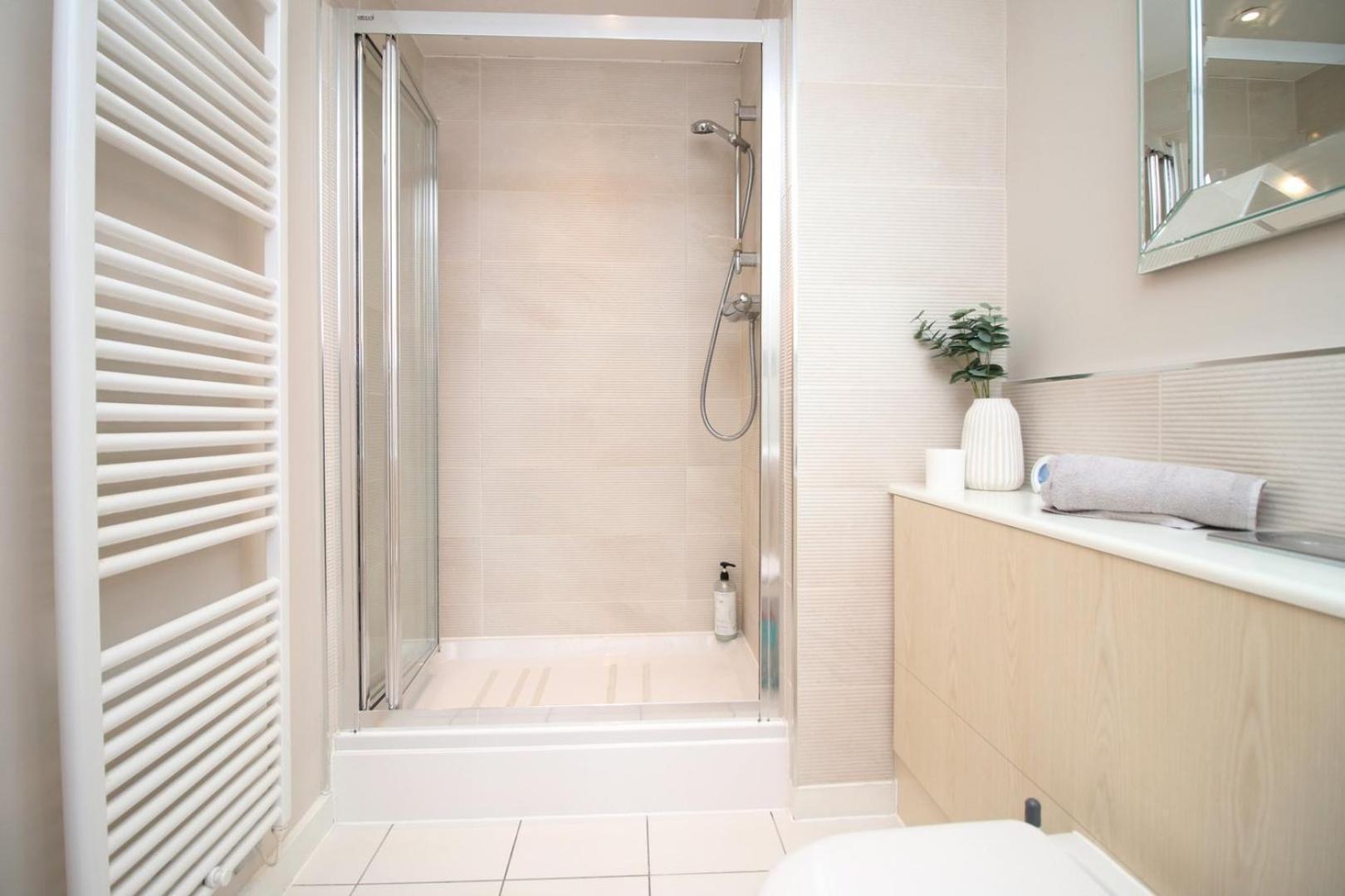 Appartamento Perfect Getaway In Cardiff Marina Esterno foto