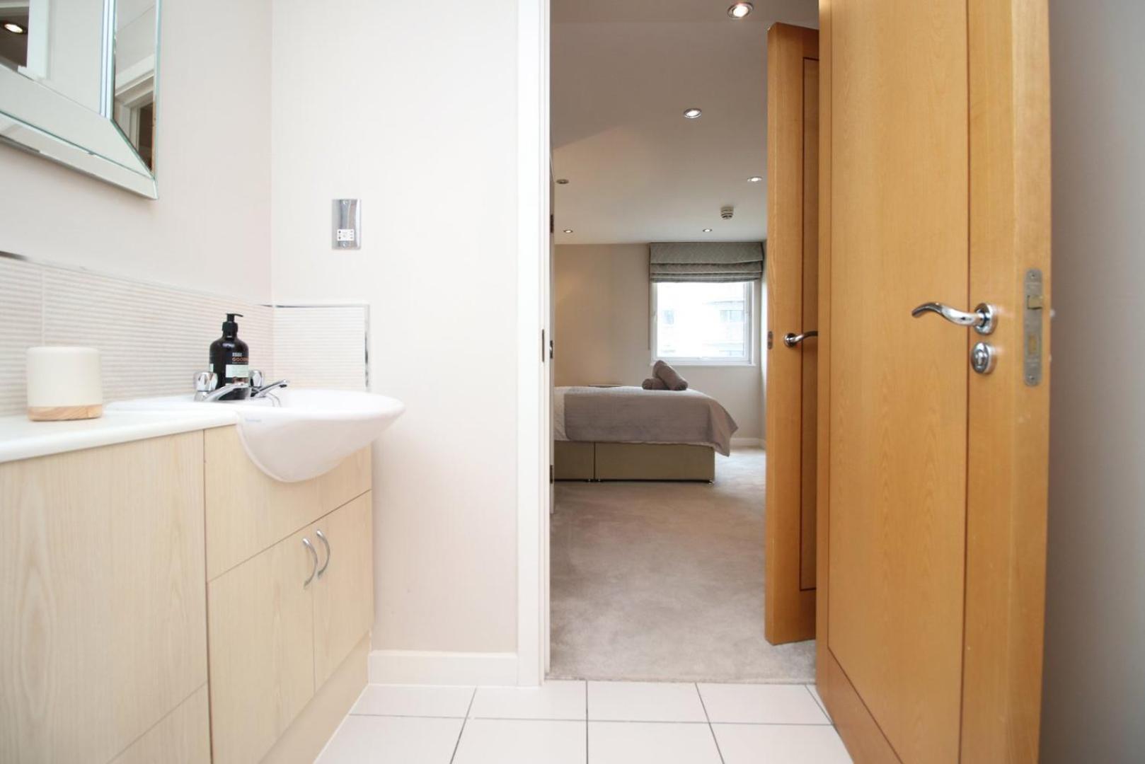 Appartamento Perfect Getaway In Cardiff Marina Esterno foto